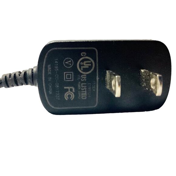 Motorola USB-C charger - Picture 2 of 5